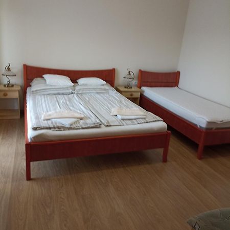 Bor Apartmanhaz Gyenesdiás Exterior foto