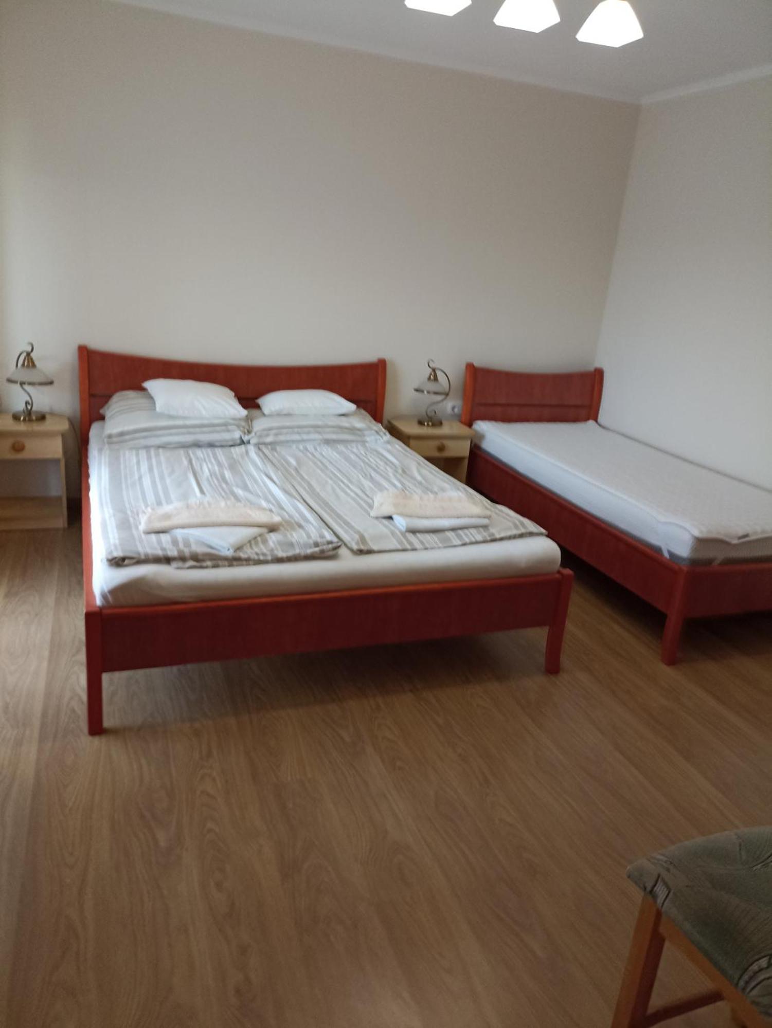 Bor Apartmanhaz Gyenesdiás Exterior foto