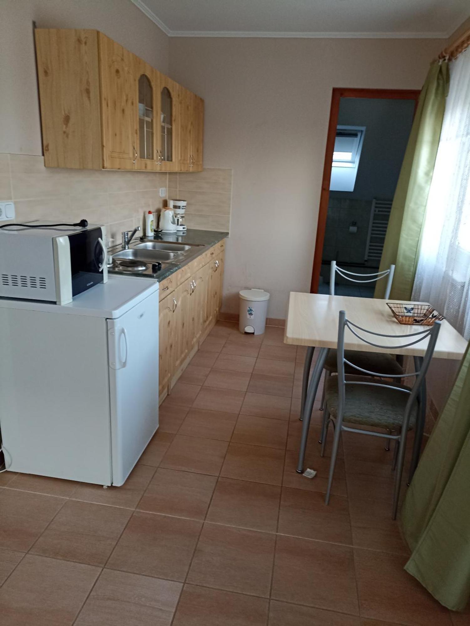 Bor Apartmanhaz Gyenesdiás Exterior foto